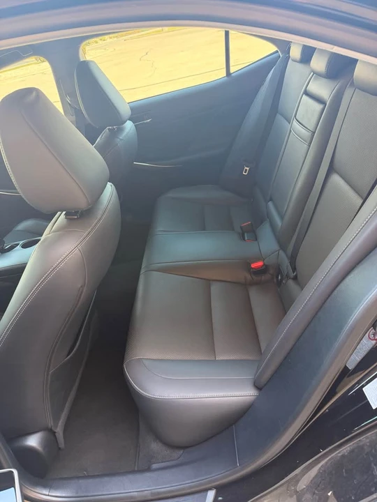 2015 Lexus IS 3rd Gen - Image 11 of 19