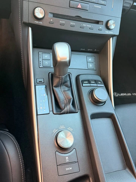 2015 Lexus IS 3rd Gen - Image 15 of 19