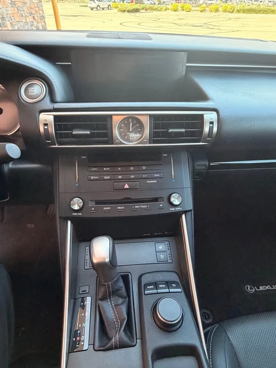 2015 Lexus IS 3rd Gen - Image 17 of 19