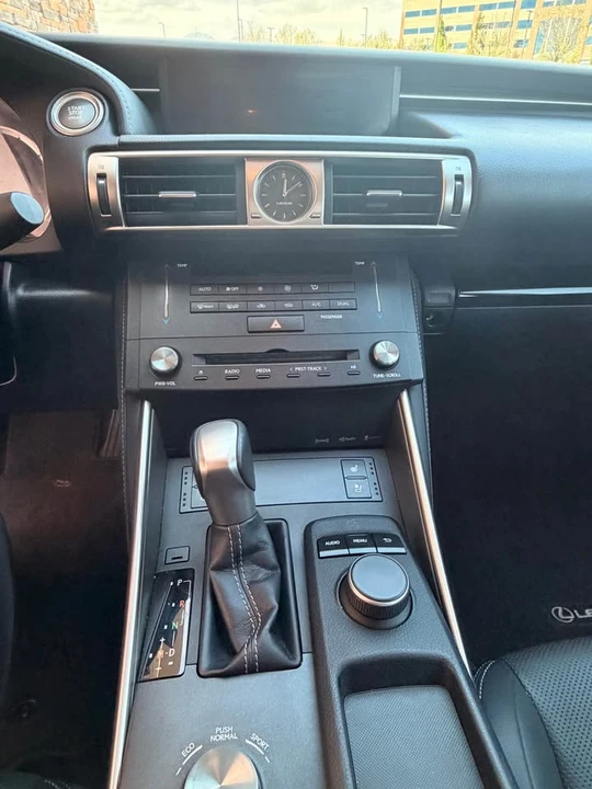 2015 Lexus IS 3rd Gen - Image 16 of 19