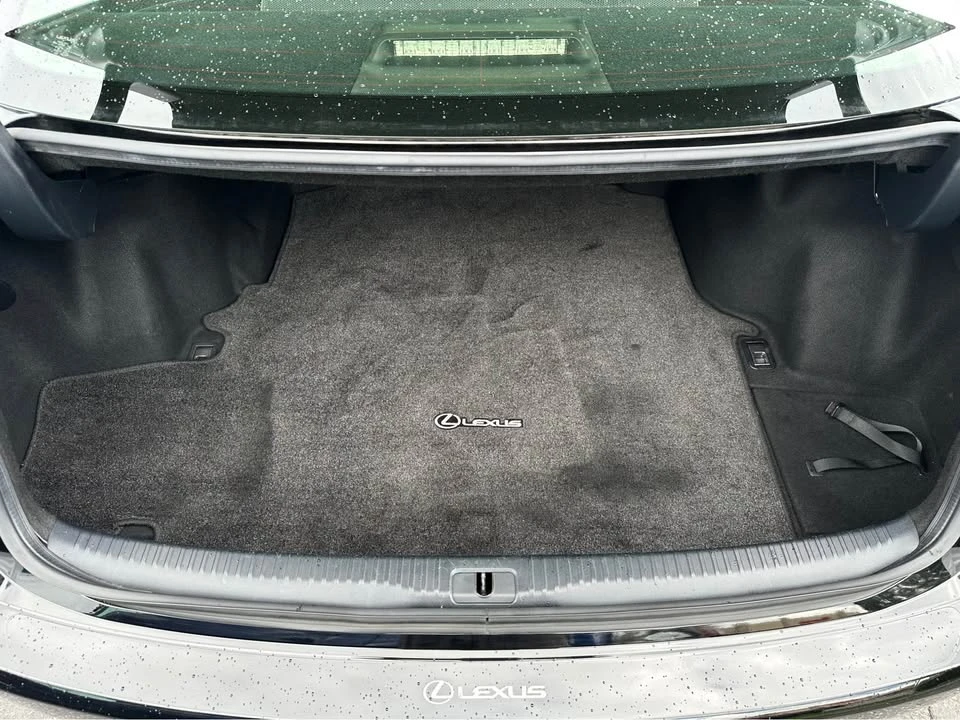 2015 Lexus IS 2nd Gen - Image 16 of 20
