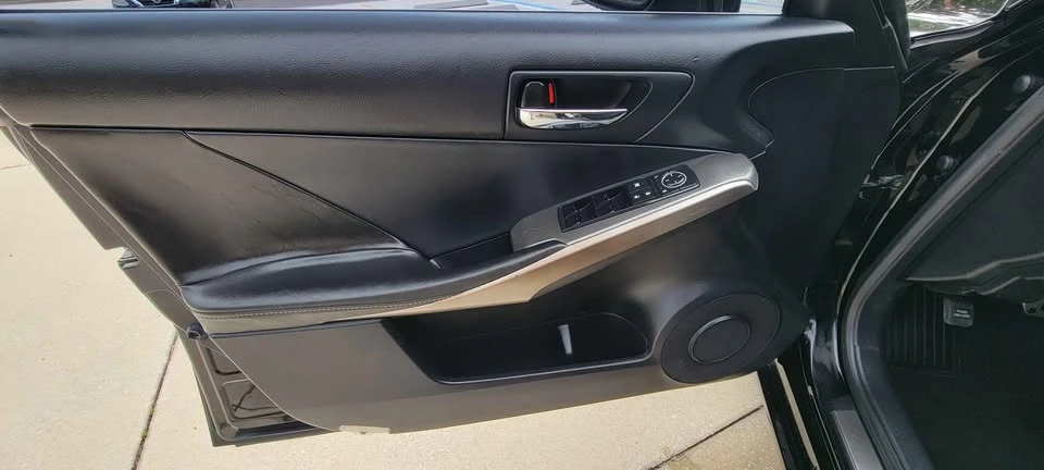 2015 Lexus IS 3rd Gen - Image 18 of 19