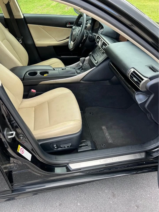 2015 Lexus IS 3rd Gen - Image 8 of 9