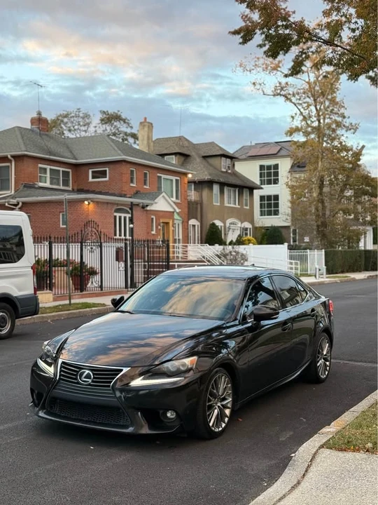 2015 Lexus IS 3rd Gen - Image 15 of 19