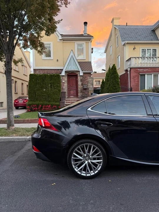 2015 Lexus IS 3rd Gen - Image 13 of 19