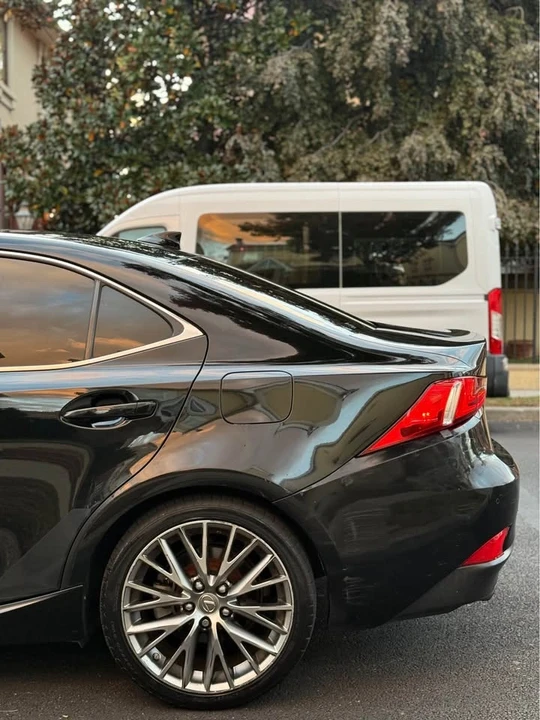 2015 Lexus IS 3rd Gen - Image 18 of 19