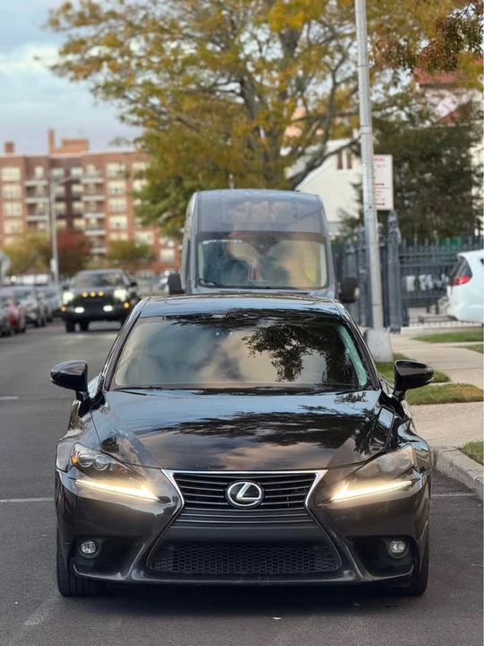 2015 Lexus IS 3rd Gen - Image 16 of 19