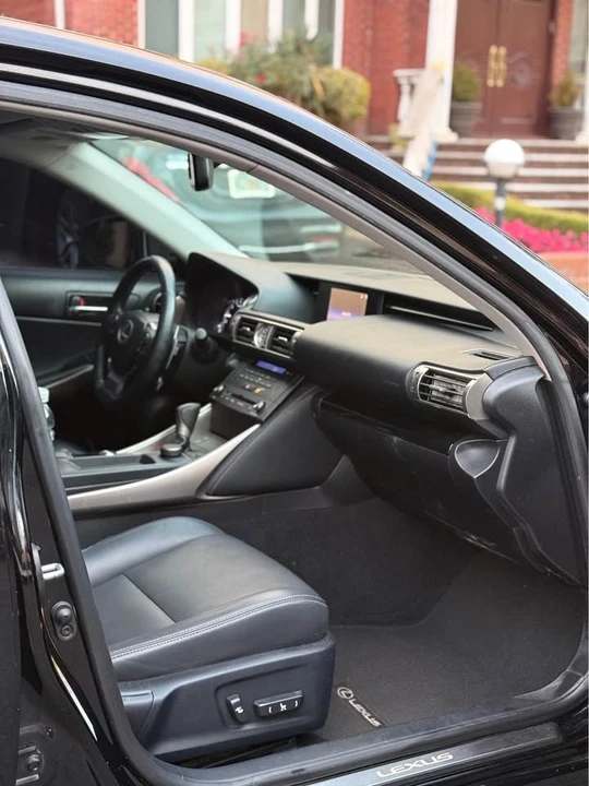 2015 Lexus IS 3rd Gen - Image 9 of 19