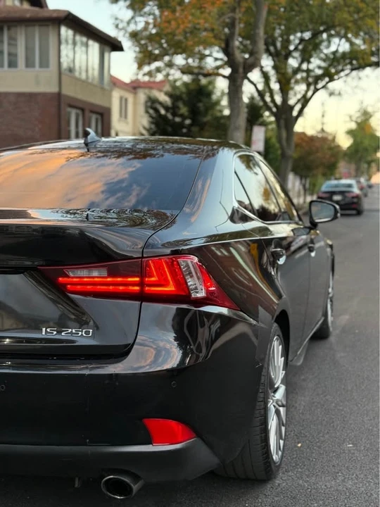 2015 Lexus IS 3rd Gen - Image 5 of 19