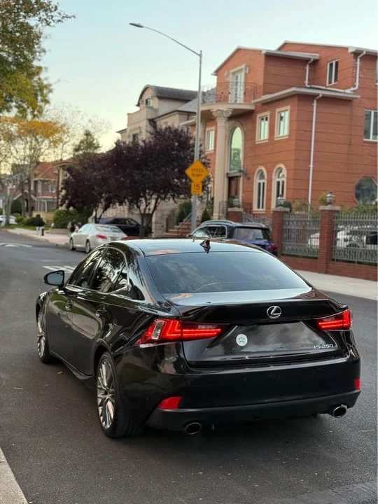 2015 Lexus IS 3rd Gen - Image 17 of 19