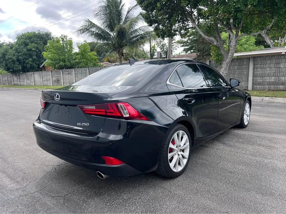 2015 Lexus IS 3rd Gen - Image 4 of 12