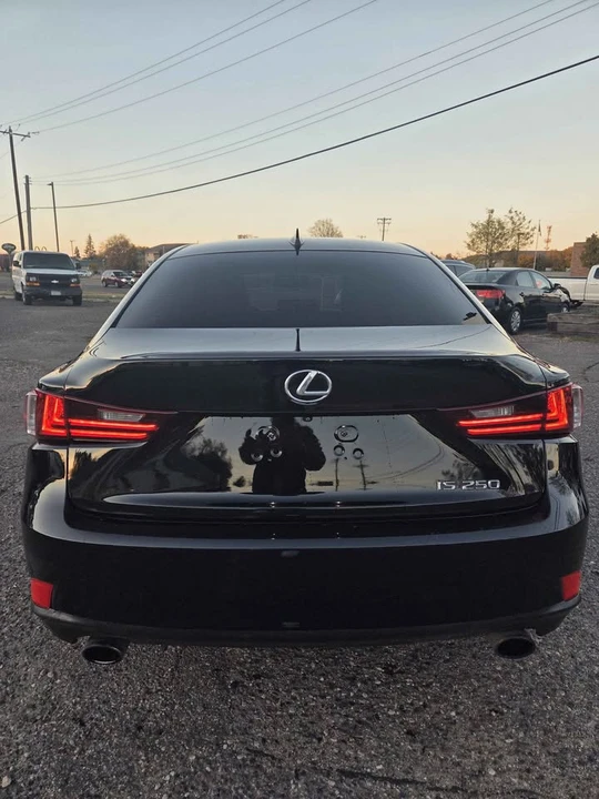 2015 Lexus IS 3rd Gen - Image 4 of 18