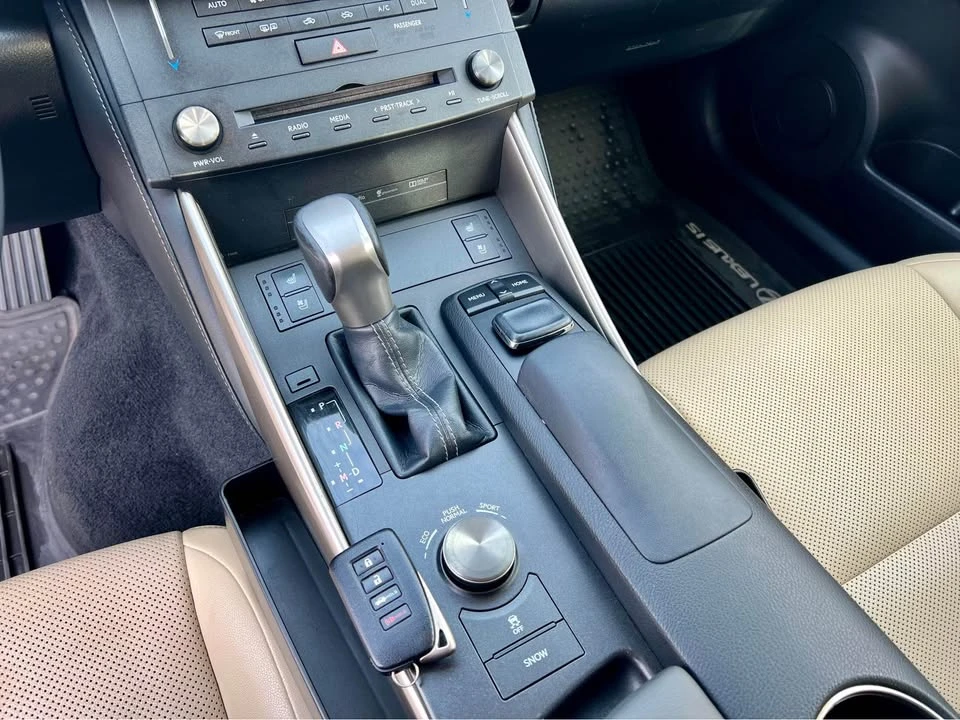 2015 Lexus IS 3rd Gen - Image 15 of 18