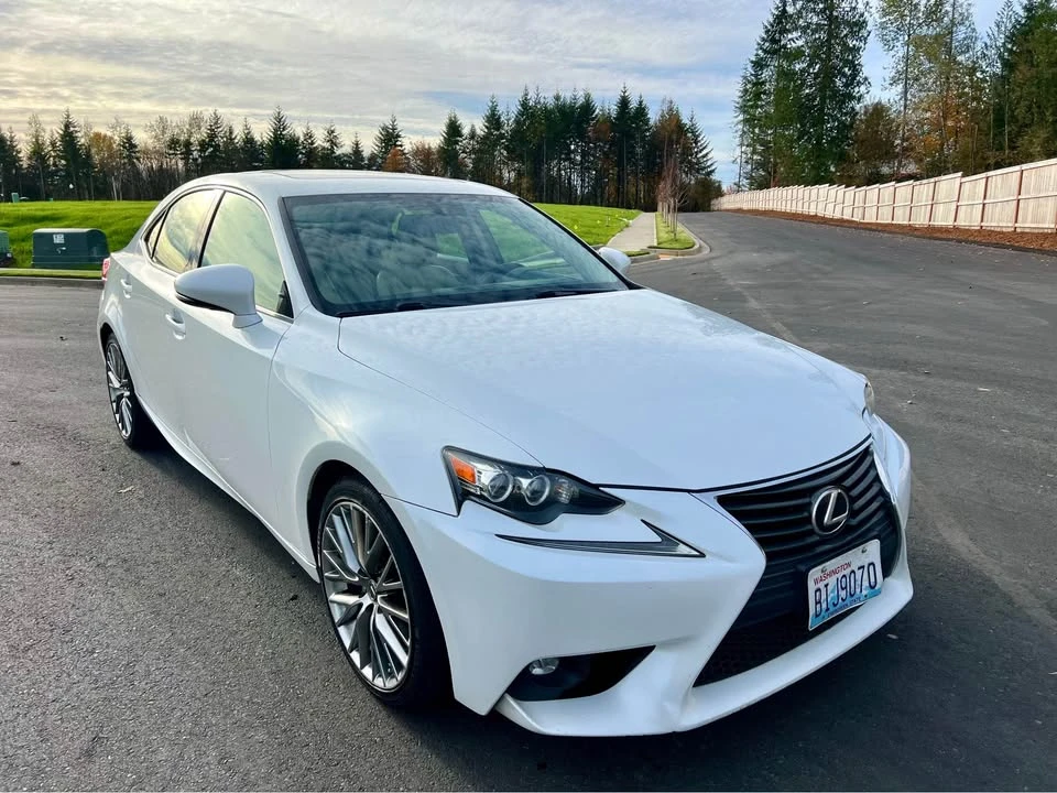 2015 Lexus IS 3rd Gen - Image 4 of 18