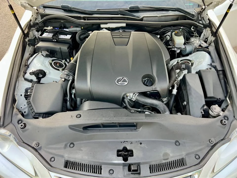 2015 Lexus IS 3rd Gen - Image 17 of 18