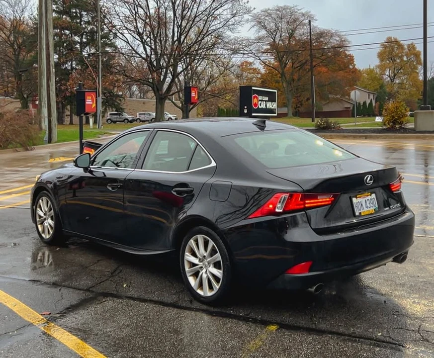 2015 Lexus IS 3rd Gen - Image 4 of 10