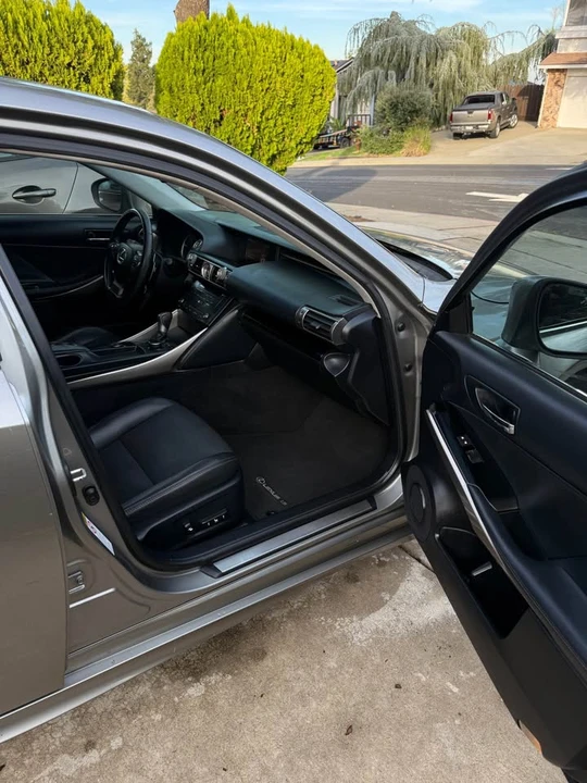 2015 Lexus IS 3rd Gen - Image 8 of 11