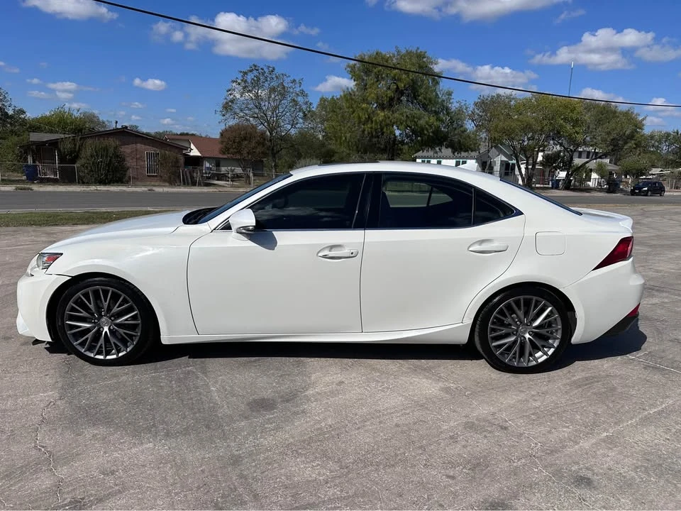 2015 Lexus IS 2nd Gen - Image 9 of 13
