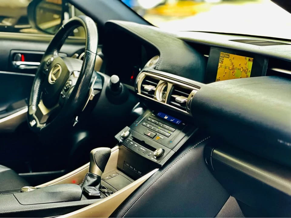 2015 Lexus IS 3rd Gen - Image 7 of 13
