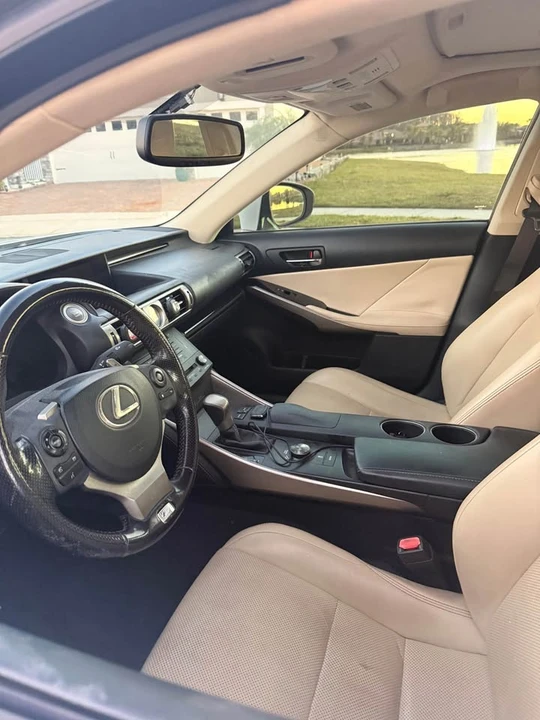 2015 Lexus IS 3rd Gen - Image 17 of 20