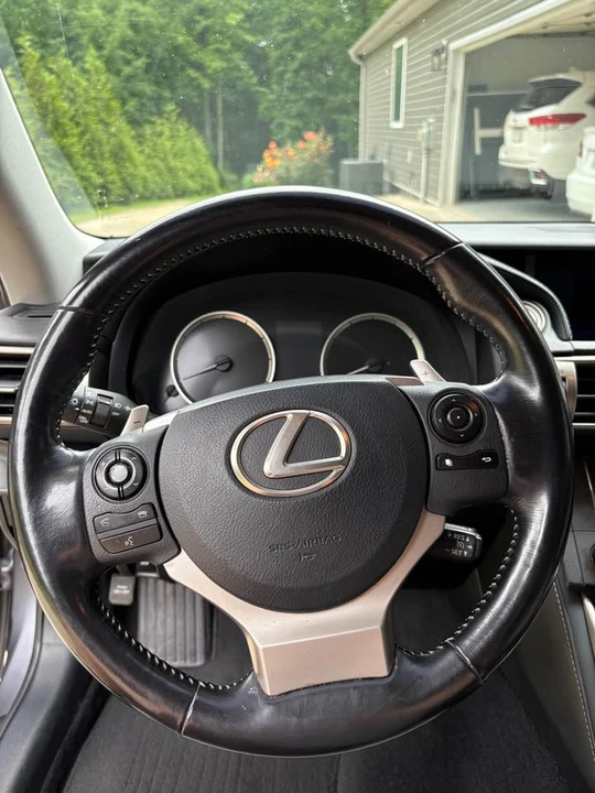 2015 Lexus IS 3rd Gen - Image 4 of 11