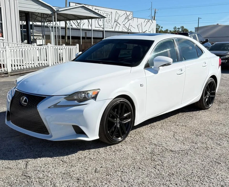 2015 Lexus IS 3rd Gen - Image 4 of 18
