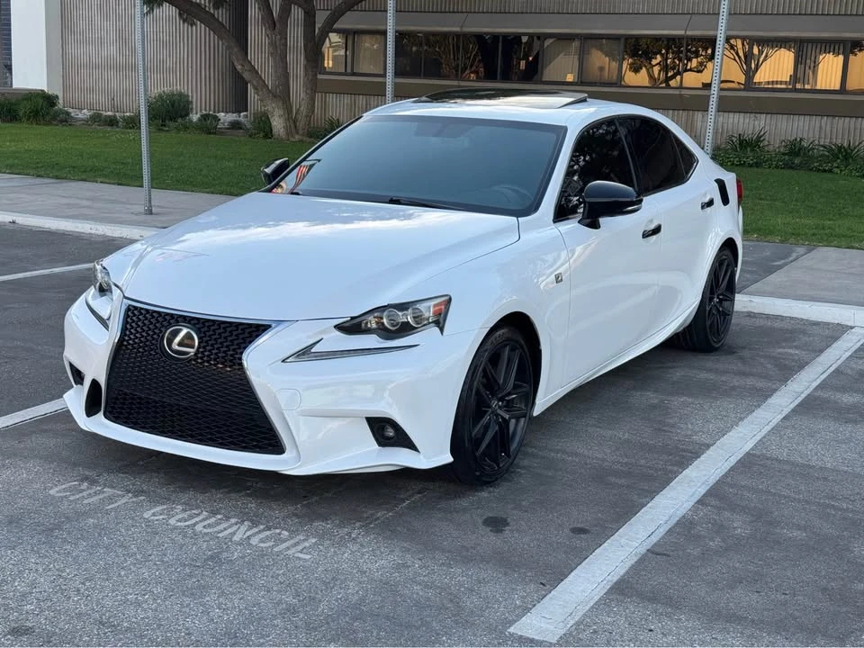 2015 Lexus IS 3rd Gen - Image 8 of 20