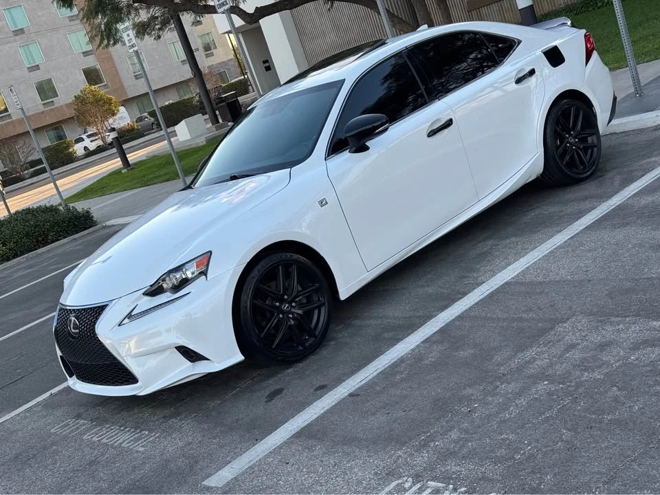 2015 Lexus IS 3rd Gen - Image 4 of 20