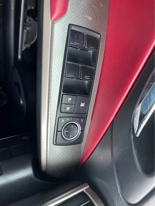 2015 Lexus IS 3rd Gen - Image 10 of 19
