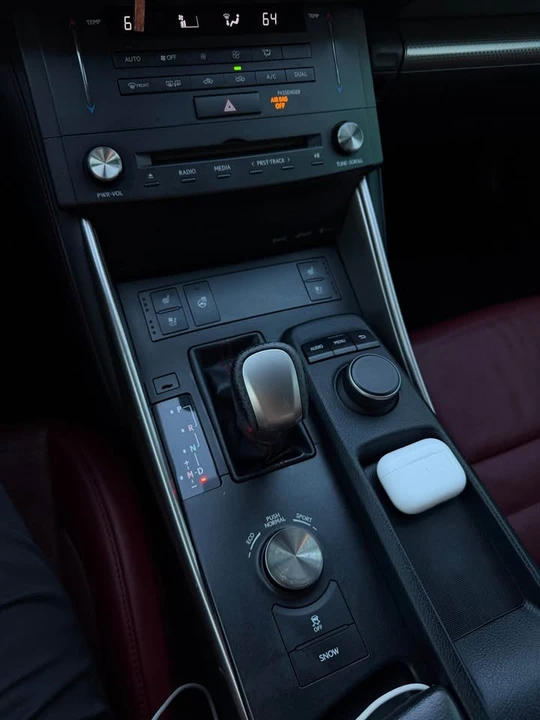 2015 Lexus IS 3rd Gen - Image 9 of 10