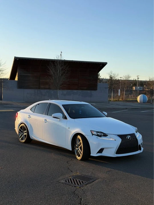 2015 Lexus IS 3rd Gen - Image 5 of 10
