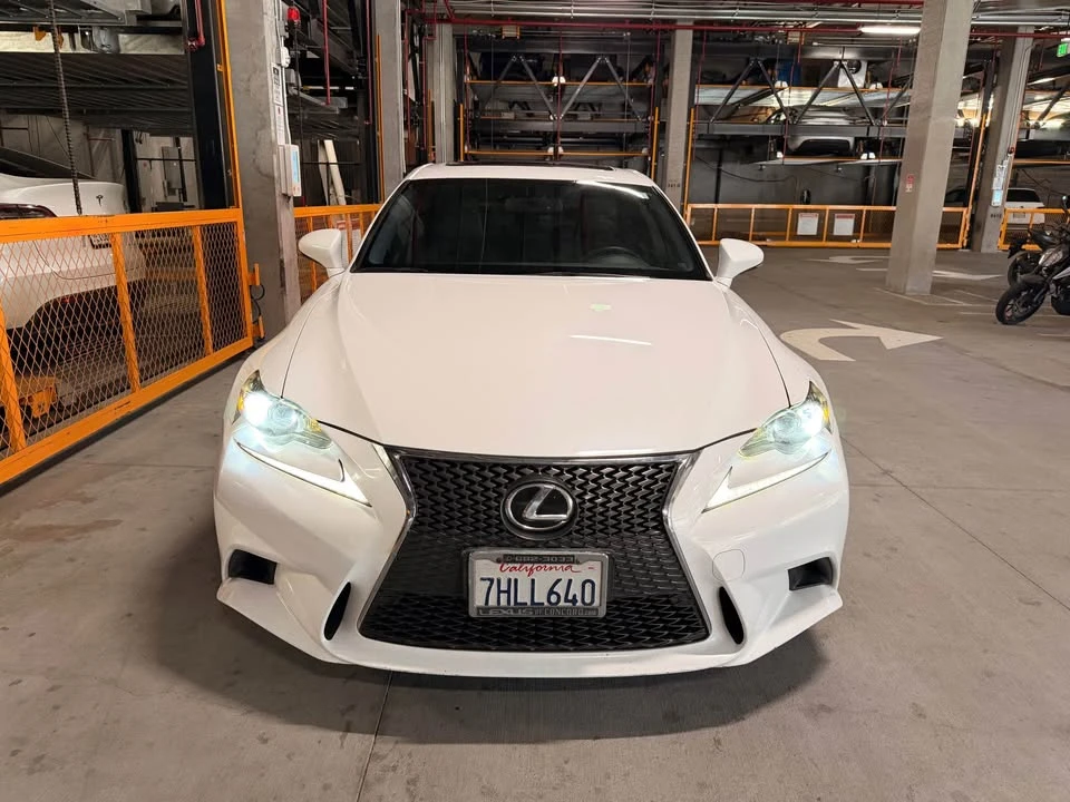 2015 Lexus IS 3rd Gen - Image 9 of 10