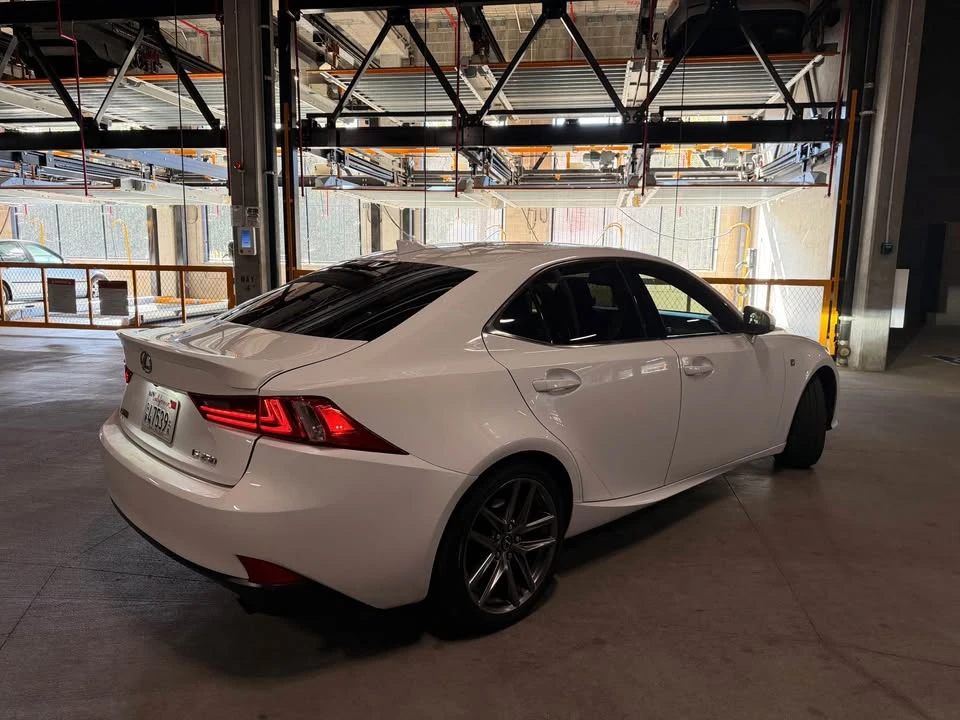 2015 Lexus IS 3rd Gen - Image 5 of 10