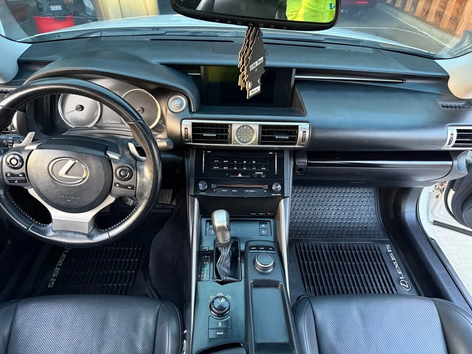 2015 Lexus IS 3rd Gen - Image 10 of 12