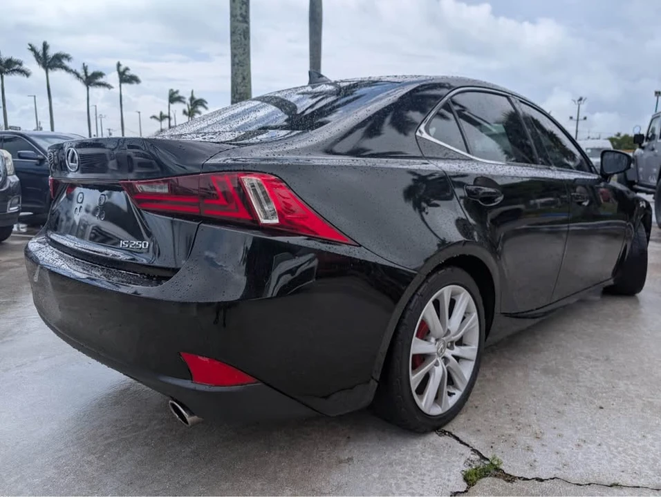 2015 Lexus IS 3rd Gen - Image 4 of 9