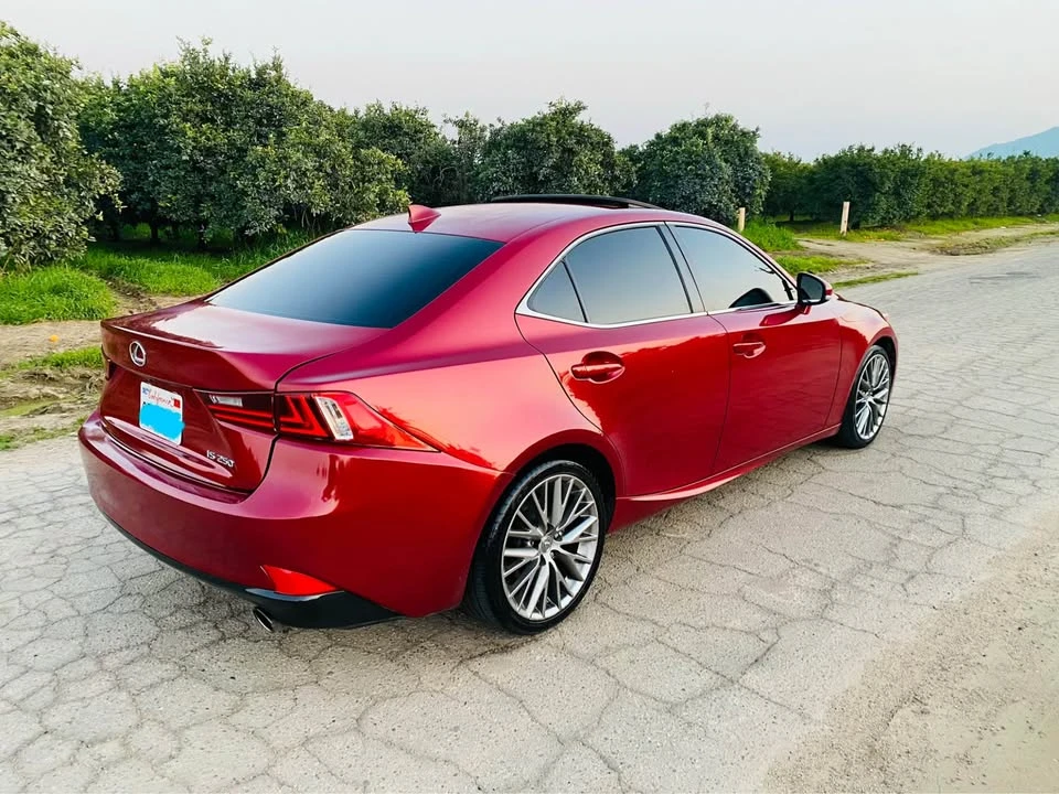 2015 Lexus IS 3rd Gen - Image 10 of 20