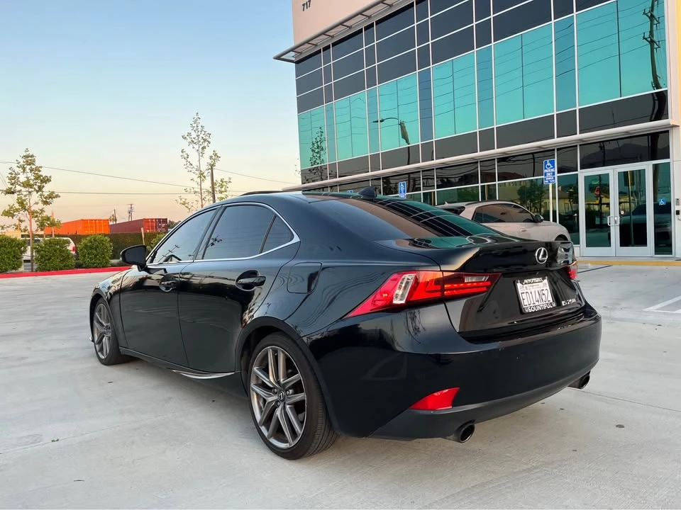 2015 Lexus IS 3rd Gen - Image 4 of 9