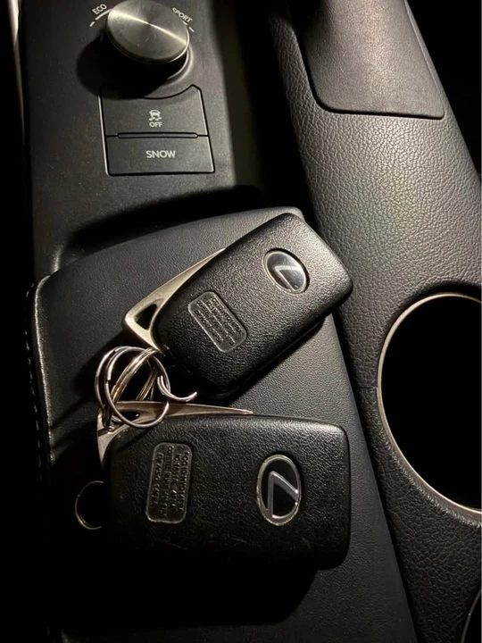 2015 Lexus IS 3rd Gen - Image 11 of 12