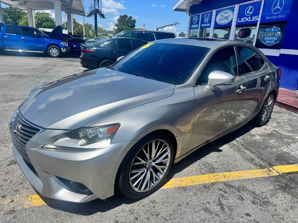 2015 Lexus IS 3rd Gen - Image 4 of 11
