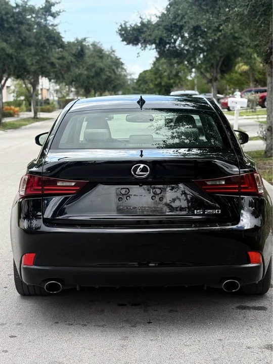 2015 Lexus IS 3rd Gen - Image 4 of 9