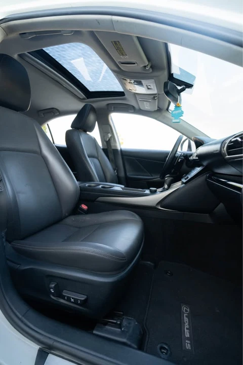 2015 Lexus IS 3rd Gen - Image 17 of 19