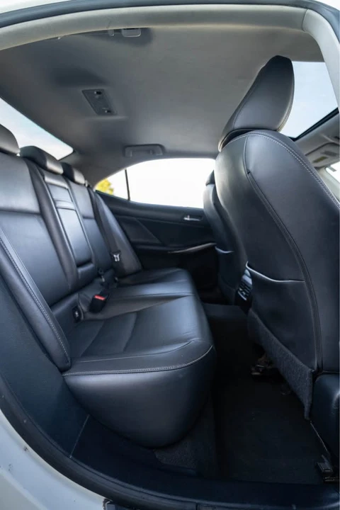 2015 Lexus IS 3rd Gen - Image 18 of 19