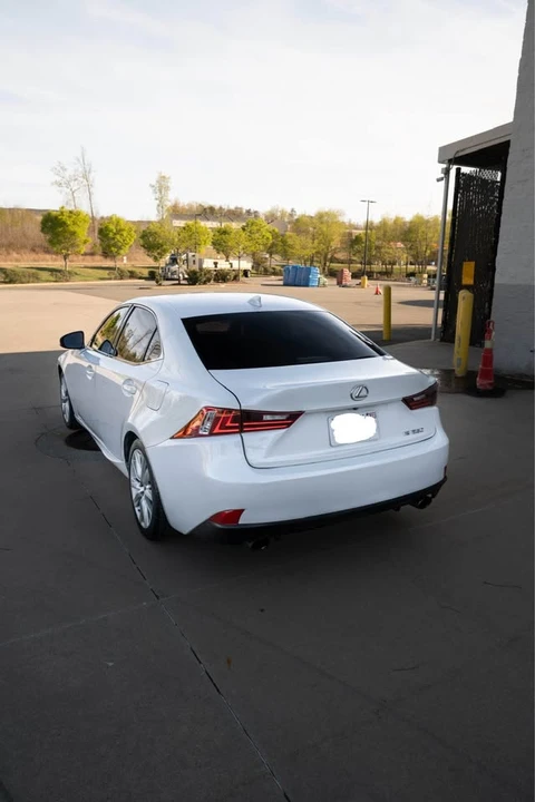 2015 Lexus IS 3rd Gen - Image 9 of 19