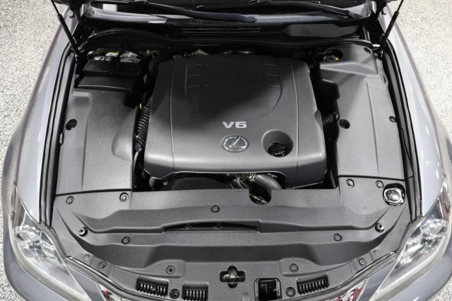 2015 Lexus IS 3rd Gen - Image 16 of 21