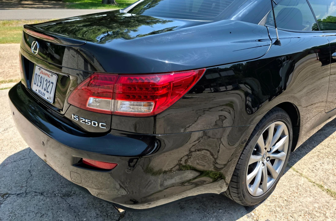 2015 Lexus IS 3rd Gen - Image 26 of 31