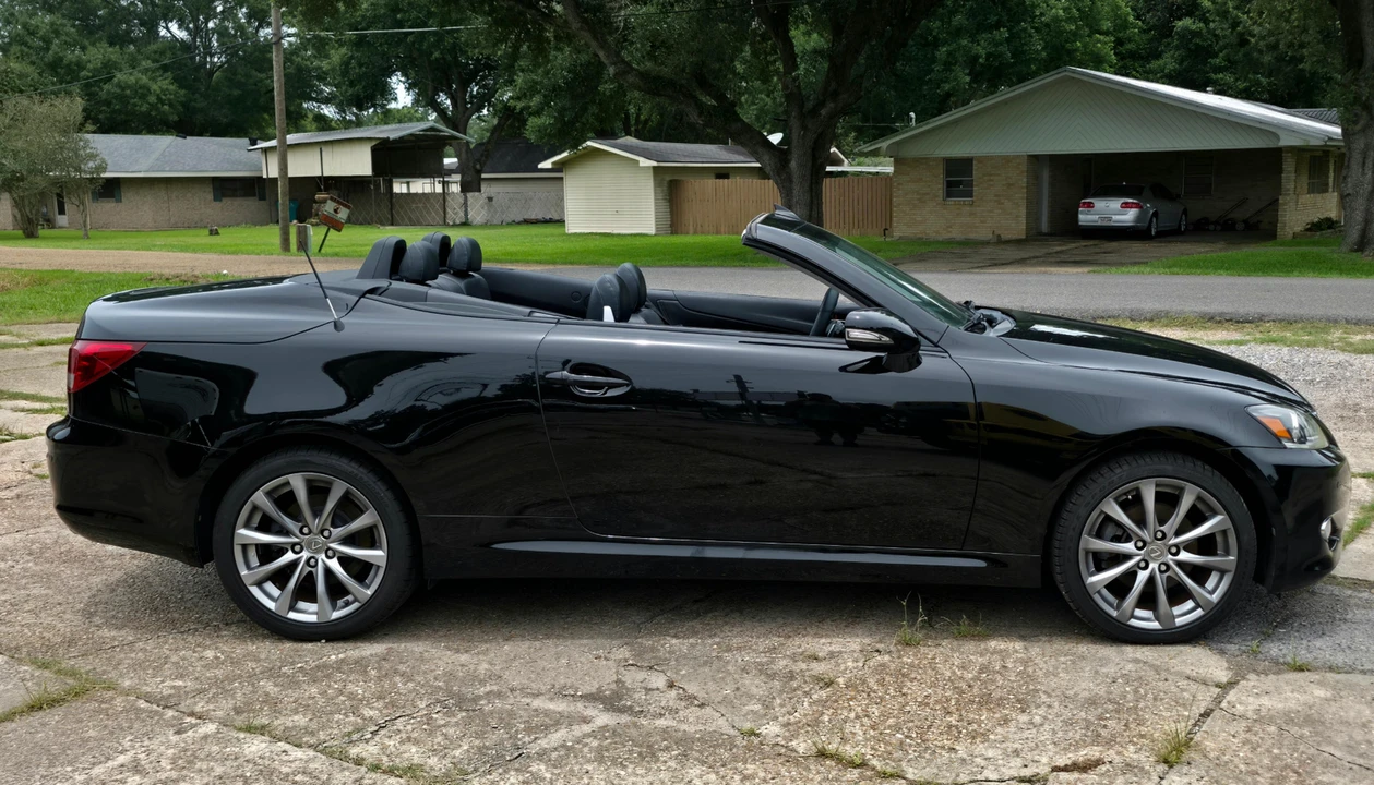 2015 Lexus IS 3rd Gen - Image 11 of 31