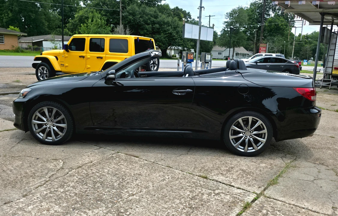 2015 Lexus IS 3rd Gen - Image 7 of 31