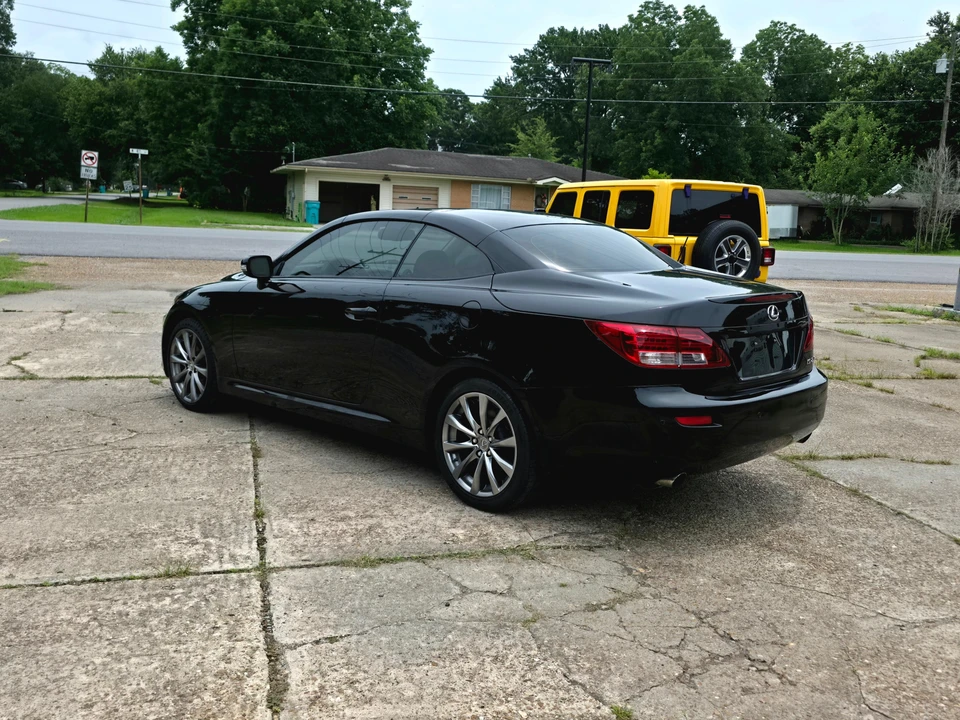 2015 Lexus IS 3rd Gen - Image 16 of 31