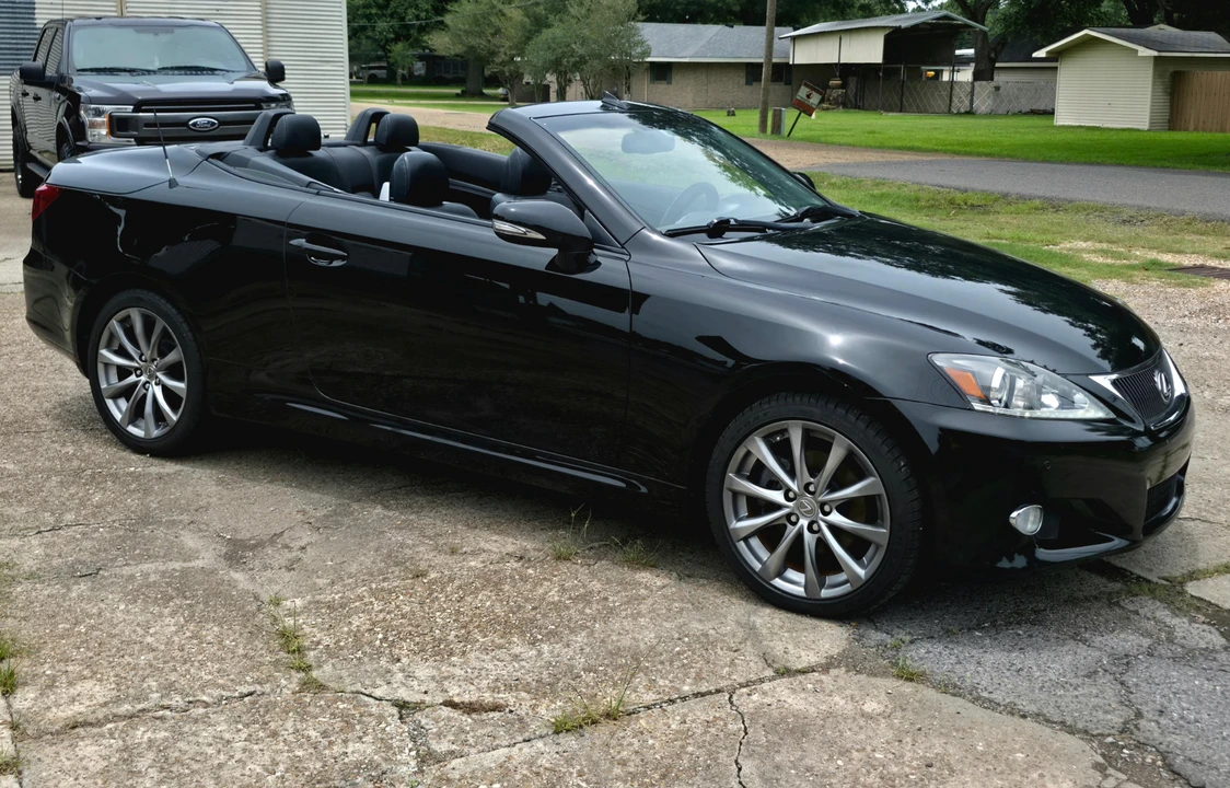 2015 Lexus IS 3rd Gen - Image 12 of 31