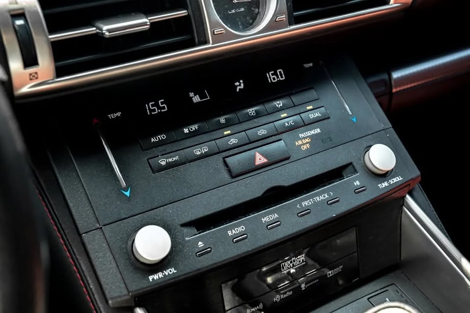 2015 Lexus IS 3rd Gen - Image 17 of 20